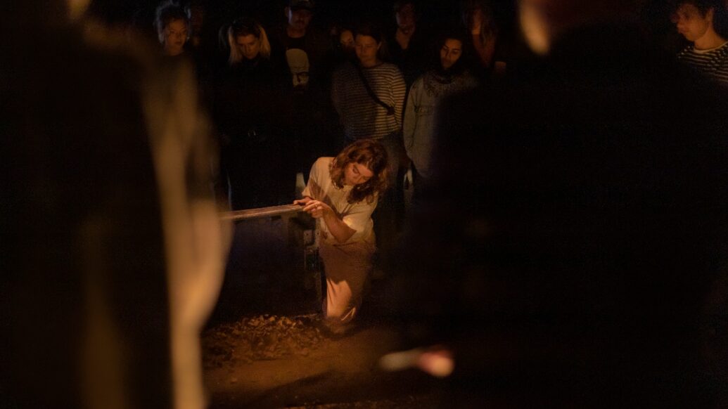 Charlotte De Bruyne in FUNERAL pic by Ans Brys kopie